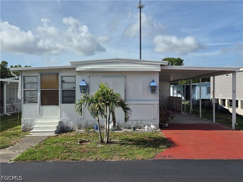 2 bedroom ManufacturedHome at 75 Hacienda Blvd, Poinsettia Park Mobile Home Co-Op Inc, Fort Myers — photo 3