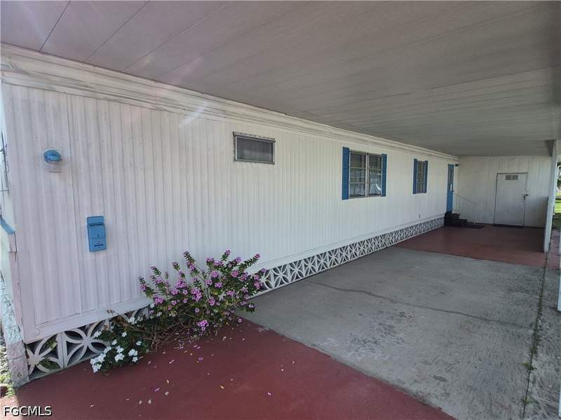 2 bedroom ManufacturedHome at 75 Hacienda Blvd, Poinsettia Park Mobile Home Co-Op Inc, Fort Myers — photo 4