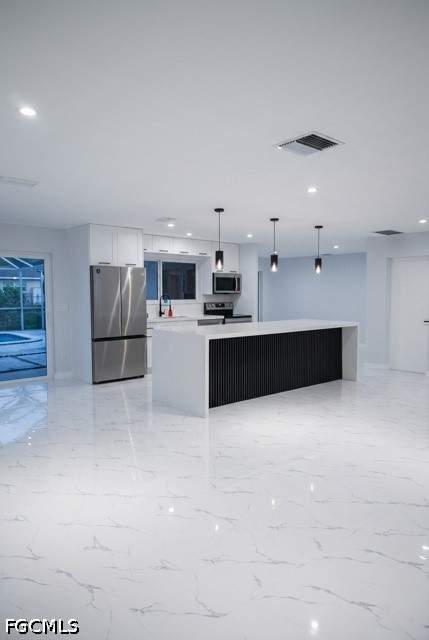 4 bedroom SingleFamilyResidence at 1212 SE 43rd Ter, Cape Coral, Cape Coral — photo 2