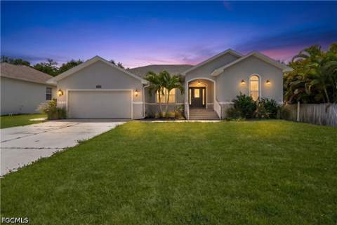 7930 Sandel Wood Cir W, Fort Myers FL - photo 8 of 37