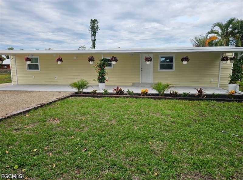 3 bedroom ManufacturedHome at 1130 Patterson Rd, Cape Coral, Cape Coral — photo 1