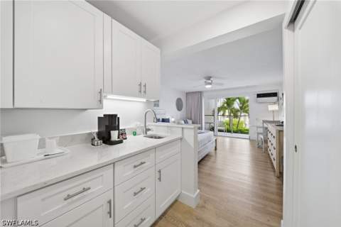900 Broad Ave S 117, Naples FL - photo 7 of 43