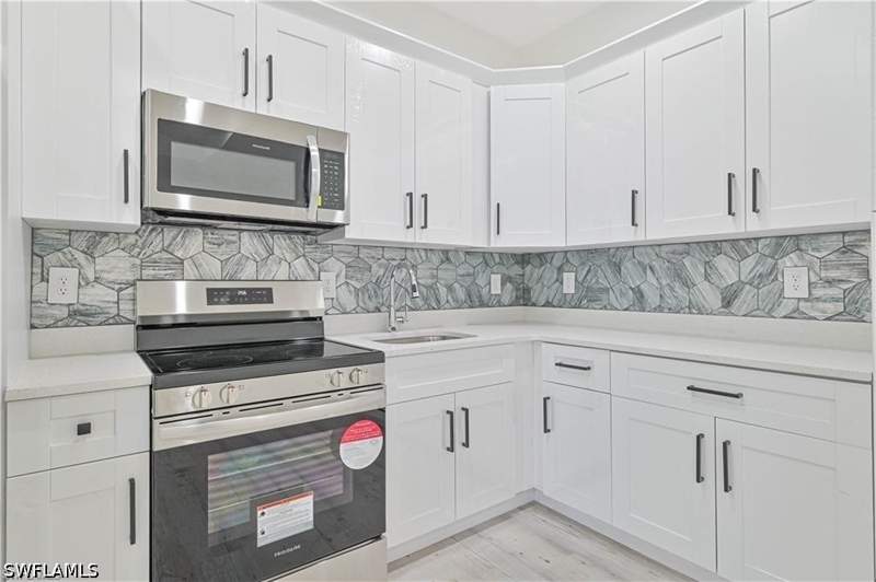 6 bedroom SingleFamilyResidence at 2223 Carver Ave, Fort Myers, Fort Myers — photo 5