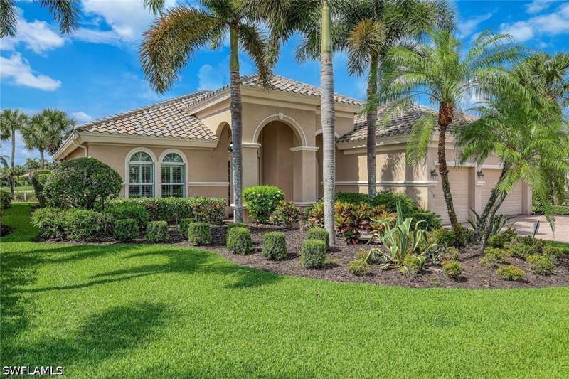 4 bedroom SingleFamilyResidence at 12118 Wicklow Ln, Wicklow, Naples — photo 1