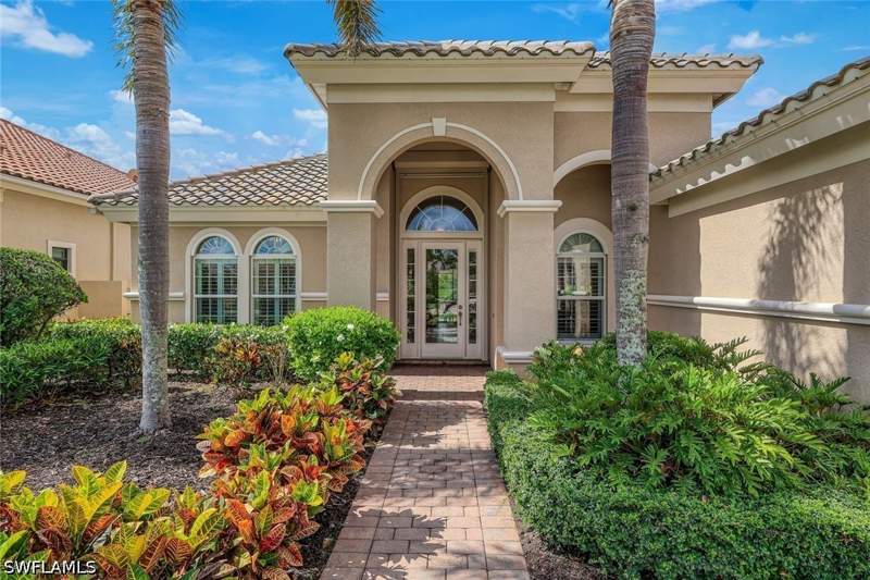 4 bedroom SingleFamilyResidence at 12118 Wicklow Ln, Wicklow, Naples — photo 2