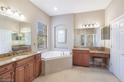 12118 Wicklow Ln, Naples FL - photo 22 of 43