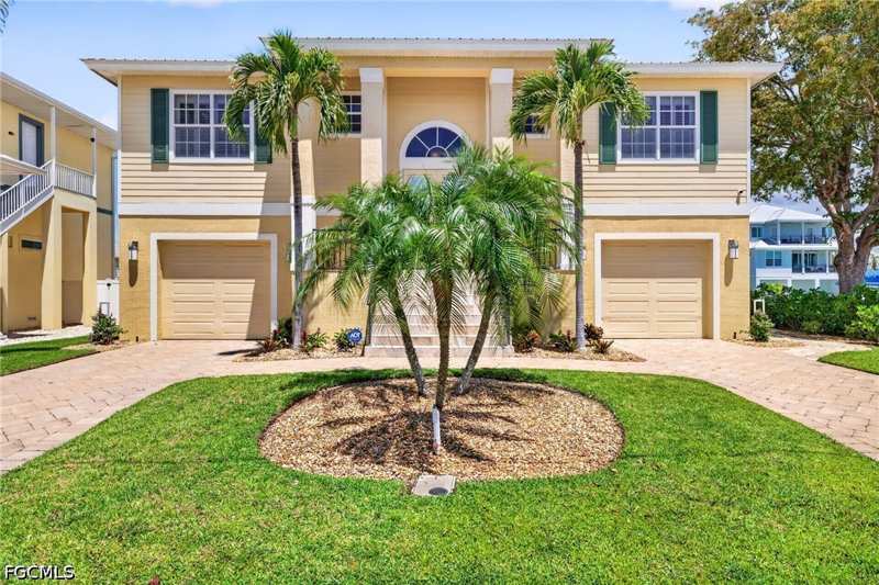 3 bedroom SingleFamilyResidence at 243 Driftwood Ln, Flamingo Park, Fort Myers Beach — photo 1
