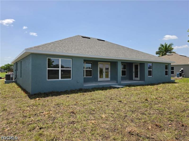 4 bedroom SingleFamilyResidence at 925 NW 8th Pl, Cape Coral, Cape Coral — photo 2