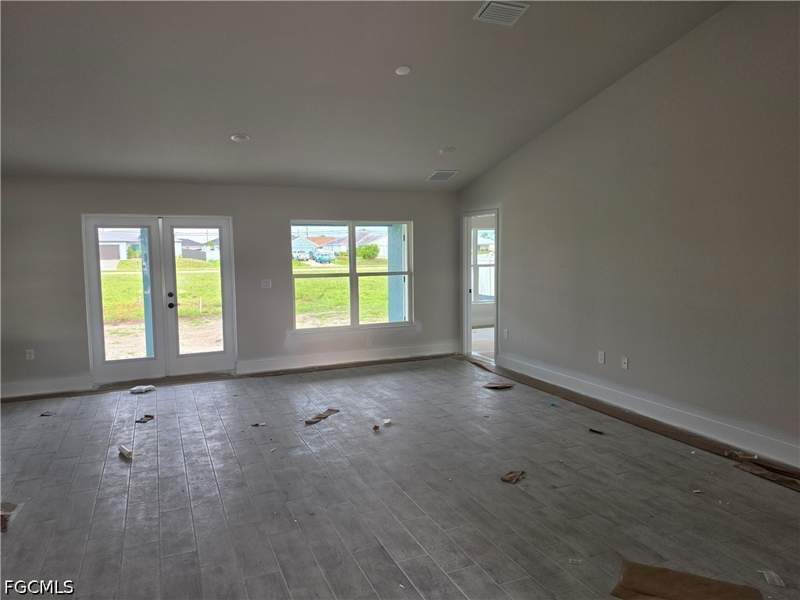 4 bedroom SingleFamilyResidence at 925 NW 8th Pl, Cape Coral, Cape Coral — photo 5