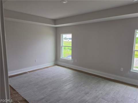 925 NW 8th Pl, Cape Coral FL - photo 6 of 12