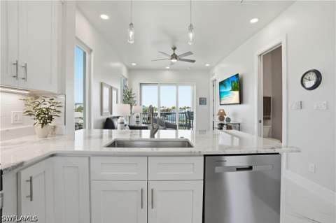 855 Lagoon St 1, Fort Myers Beach FL - photo 15 of 44