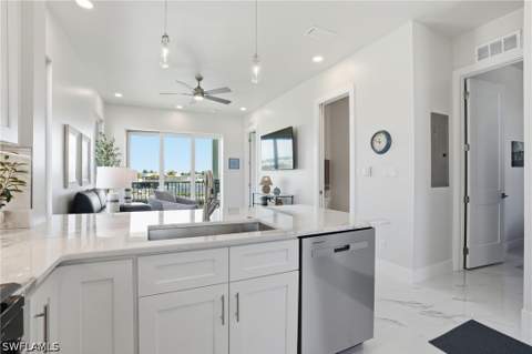 855 Lagoon St 1, Fort Myers Beach FL - photo 16 of 44