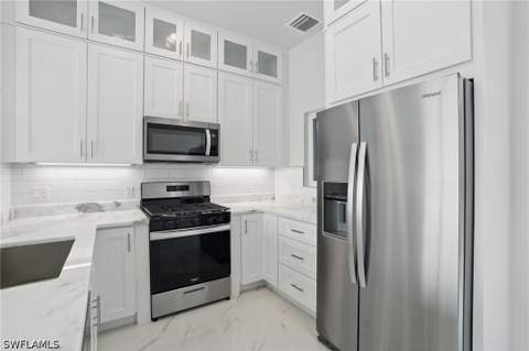 855 Lagoon St 2, Fort Myers Beach FL - photo 11 of 36