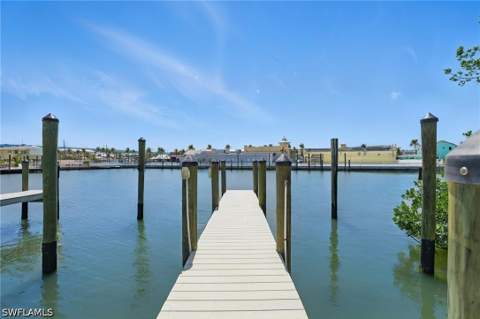 855 Lagoon St 2, Fort Myers Beach FL - photo 23 of 36