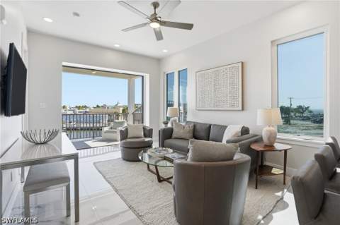855 Lagoon St 2, Fort Myers Beach FL - photo 6 of 36