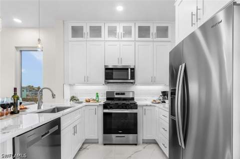 855 Lagoon St 3, Fort Myers Beach FL - photo 10 of 48