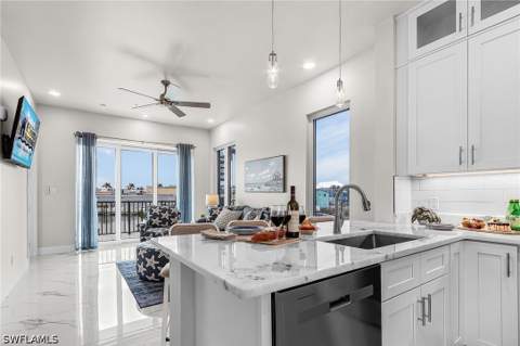 855 Lagoon St 3, Fort Myers Beach FL - photo 11 of 48