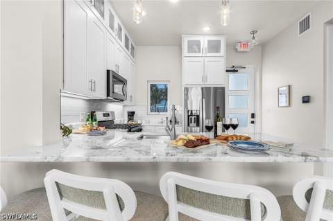 855 Lagoon St 3, Fort Myers Beach FL - photo 9 of 48