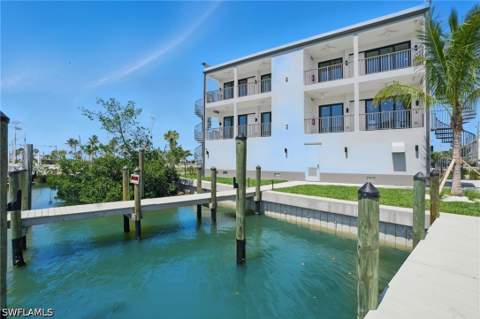 855 Lagoon St 4, Fort Myers Beach FL - photo 12 of 41