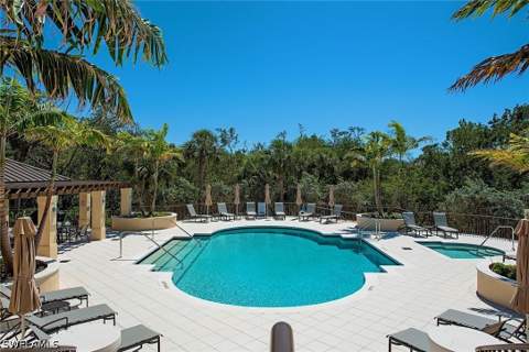 8990 Bay Colony Dr 403, Naples FL - photo 13 of 22