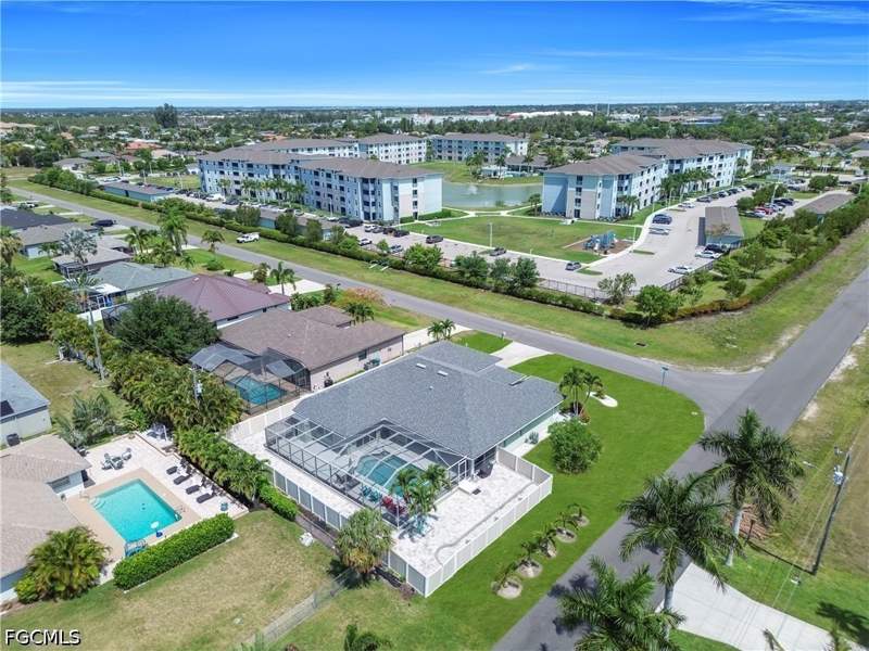 4 bedroom SingleFamilyResidence at 1722 SW 38th Ter, Cape Coral, Cape Coral — photo 3