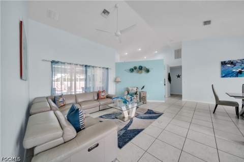 1722 SW 38th Ter, Cape Coral FL - photo 7 of 35