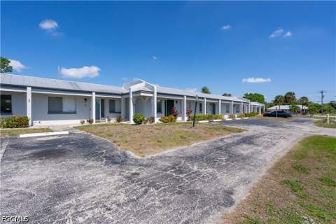 4608 SE 4th Pl 6, Cape Coral FL - photo 6 of 27