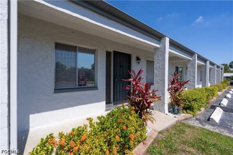 4608 SE 4th Pl 6, Cape Coral FL - photo 8 of 27
