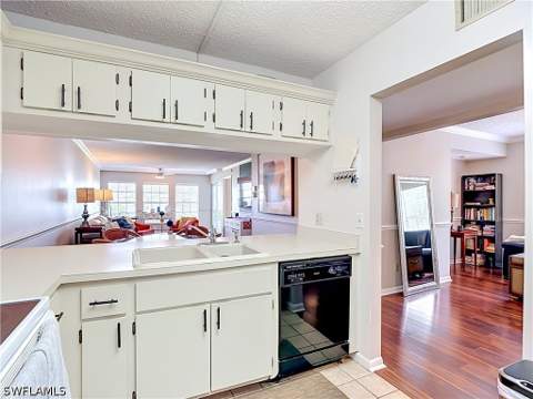 1708 Kings Lake Blvd 5-106, Naples FL - photo 8 of 49