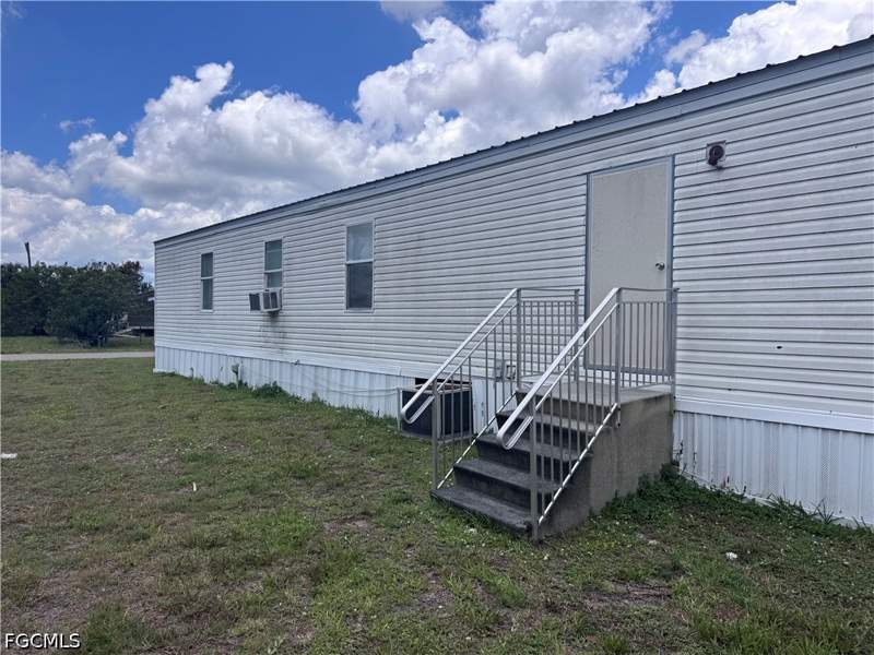 3 bedroom ManufacturedHome at 951 Virginia Ave, Harlem, Clewiston — photo 2