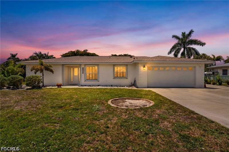 2 bedroom SingleFamilyResidence at 12279 Matlacha Blvd, Matlacha Isles, Matlacha Isles — photo 1