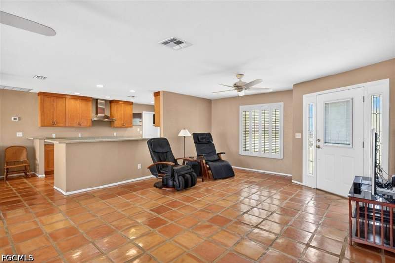 2 bedroom SingleFamilyResidence at 12279 Matlacha Blvd, Matlacha Isles, Matlacha Isles — photo 4