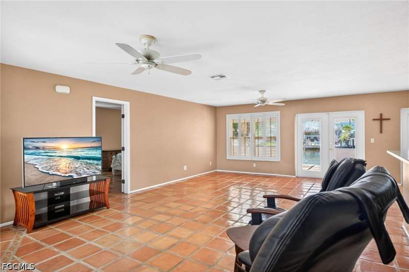 2 bedroom SingleFamilyResidence at 12279 Matlacha Blvd, Matlacha Isles, Matlacha Isles — photo 5