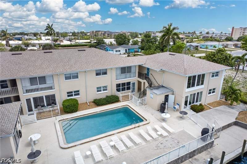 2 bedroom Condominium at 1714 Bikini Ct 105, Coral Cay Condo, Cape Coral — photo 2