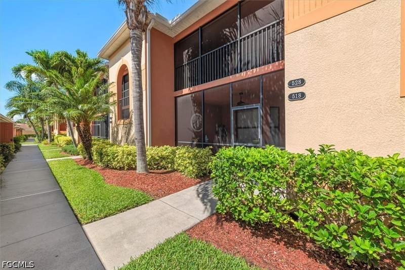 2 bedroom Condominium at 13750 Julias Way 528, Palmetto Cove, Fort Myers — photo 4