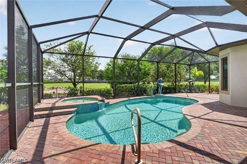 3 bedroom SingleFamilyResidence at 16117 Herons View Dr, Country Club, Alva — photo 2