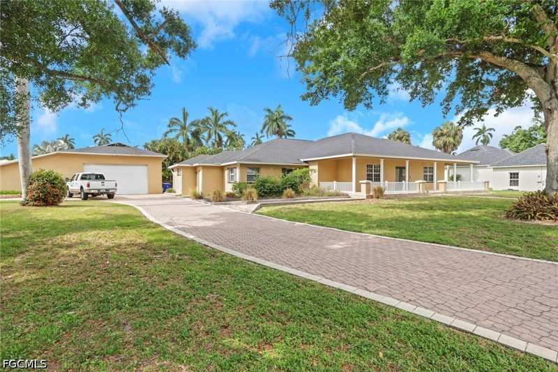 5 bedroom SingleFamilyResidence at 1357 Osceola Dr, Riverside, Fort Myers — photo 1
