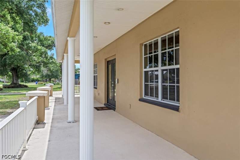 5 bedroom SingleFamilyResidence at 1357 Osceola Dr, Riverside, Fort Myers — photo 4