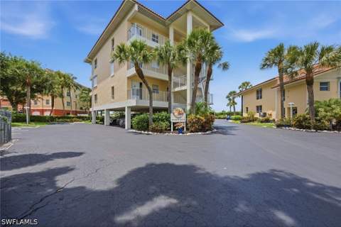 816 W Elkcam Cir 101, Marco Island FL - photo 23 of 34