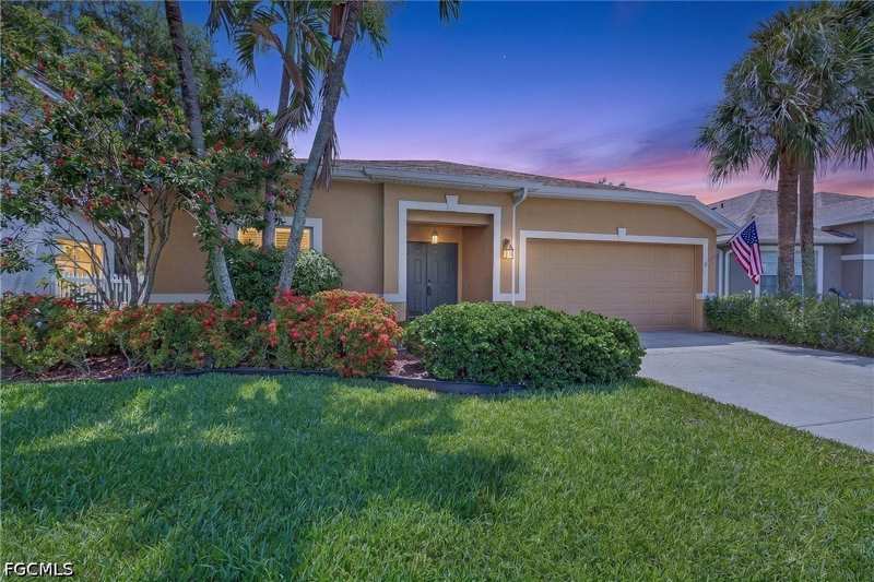 4 bedroom SingleFamilyResidence at 12835 Oakpointe Cir, Danforth Lakes, Fort Myers — photo 1