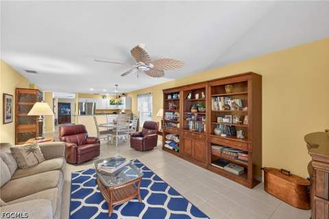 12835 Oakpointe Cir, Fort Myers FL - photo 10 of 32
