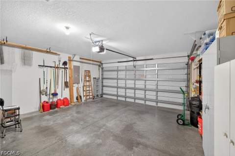 12835 Oakpointe Cir, Fort Myers FL - photo 12 of 32