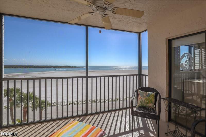 2 bedroom Condominium at 8350 Estero Blvd 423, Carlos Pointe, Fort Myers Beach — photo 3