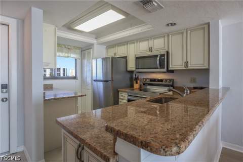 8350 Estero Blvd 423, Fort Myers Beach FL - photo 6 of 24