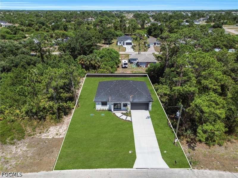 3 bedroom SingleFamilyResidence at 5035 Spinnaker Rd, Port Labelle, Labelle — photo 1
