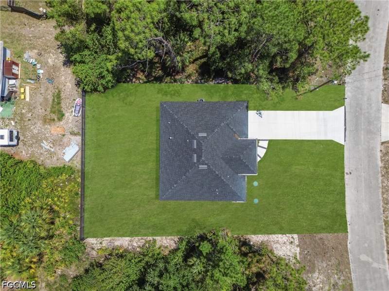 3 bedroom SingleFamilyResidence at 5035 Spinnaker Rd, Port Labelle, Labelle — photo 3