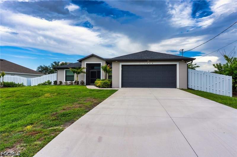 3 bedroom SingleFamilyResidence at 1028 Champion Ave, Lehigh Acres, Lehigh Acres — photo 2