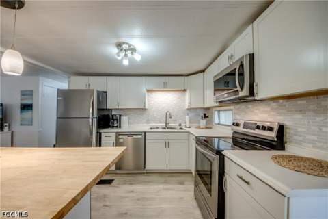 5510 Back Bay Bend, North Fort Myers FL - photo 6 of 36