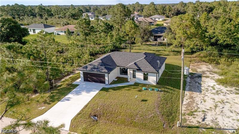3 bedroom SingleFamilyResidence at 2710 42nd St W, Lehigh Acres, Lehigh Acres — photo 3