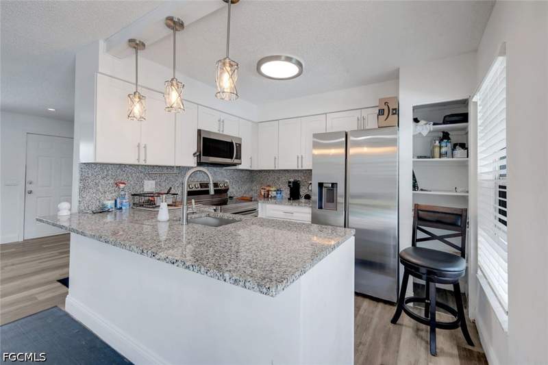 3 bedroom SingleFamilyResidence at 1307 SW 43rd Ln, Cape Coral, Cape Coral — photo 2